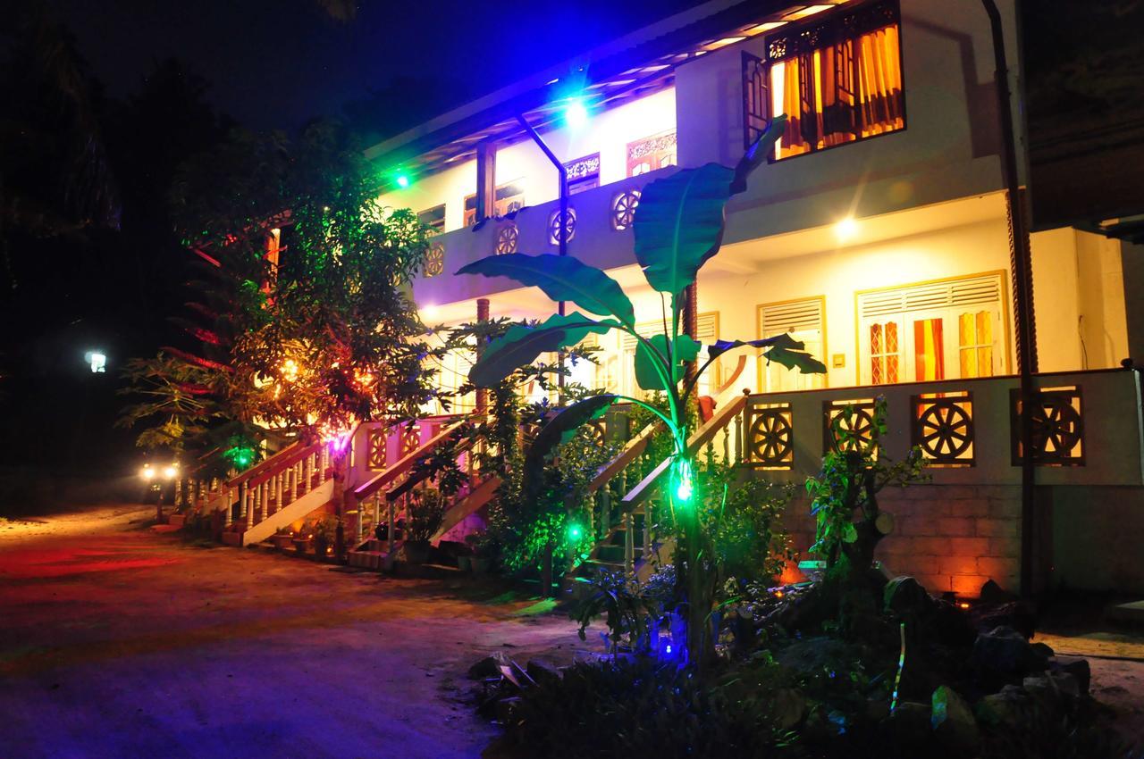 Mama'S Place Mirissa Exterior photo